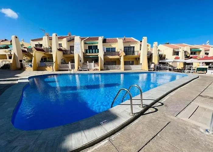 Mareverde Apartment Pool View